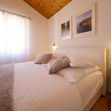 Gordana Apartment Vir